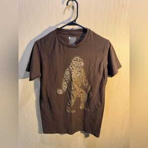 Native Northwest Brown Short-Sleeve Tee with Gold Tribal Graphic Size Small